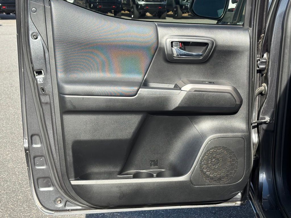 Used 2019 Toyota Tacoma TRD Off-Road image 42