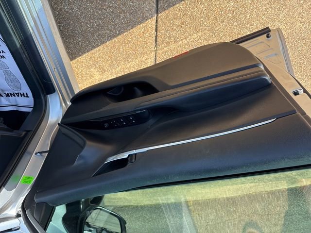 Used 2020 Toyota Camry LE image 11