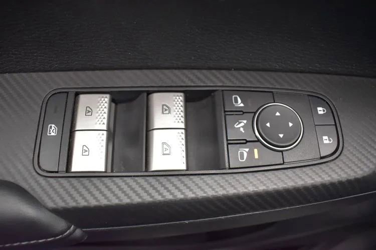 Used 2024 Mitsubishi Outlander FWD image 21