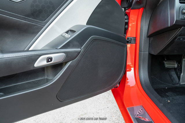 Used 2019 Chevrolet Corvette Stingray Coupe w/ Carbon Flash Badge Package image 50