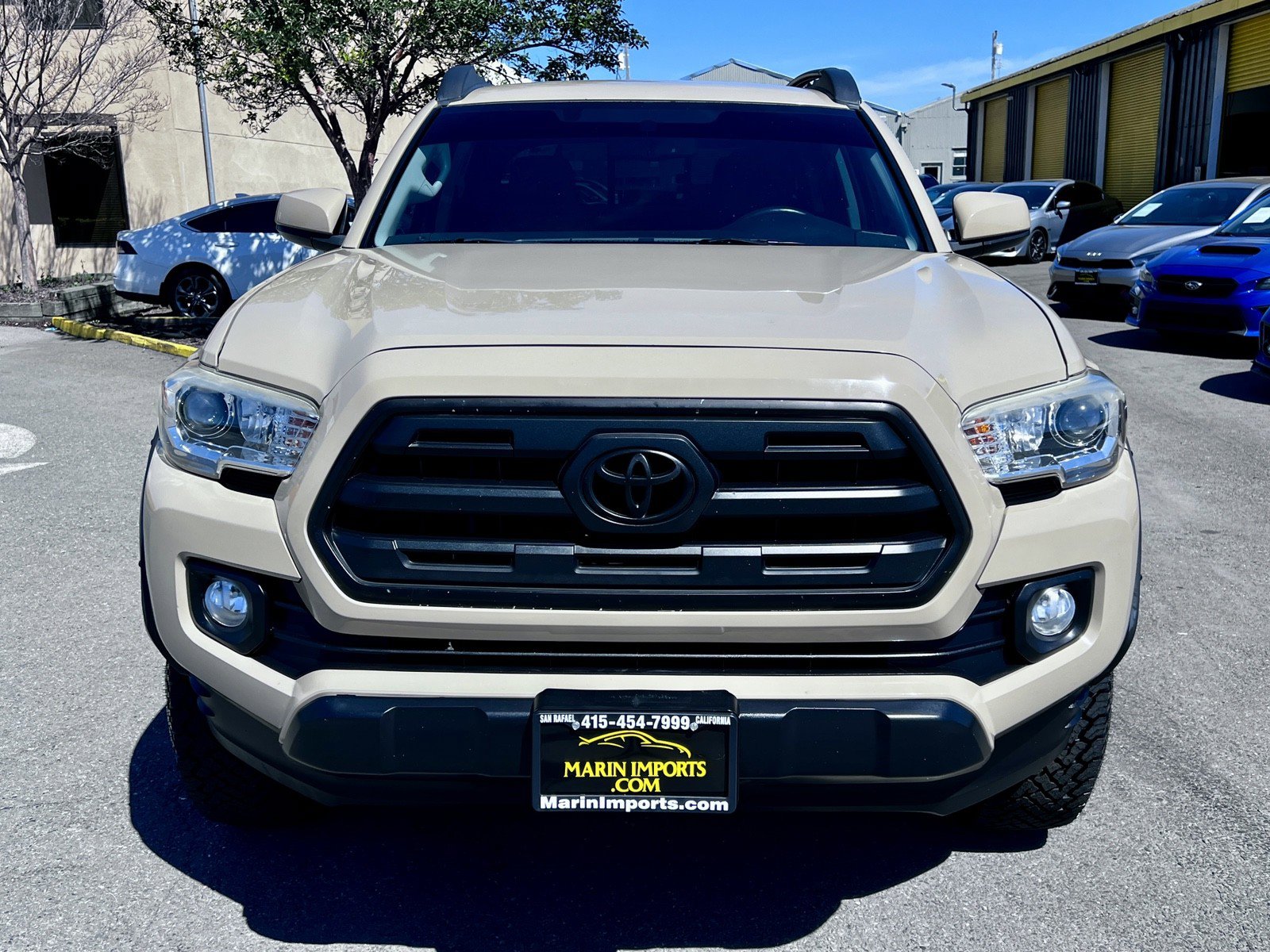 Used 2017 Toyota Tacoma SR5 w/ Tow Package RWD image 3