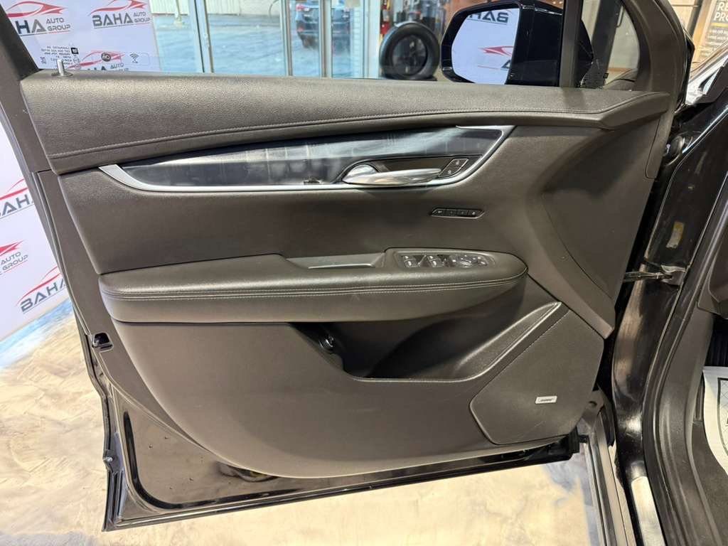 Used 2021 Cadillac XT6 Luxury image 30
