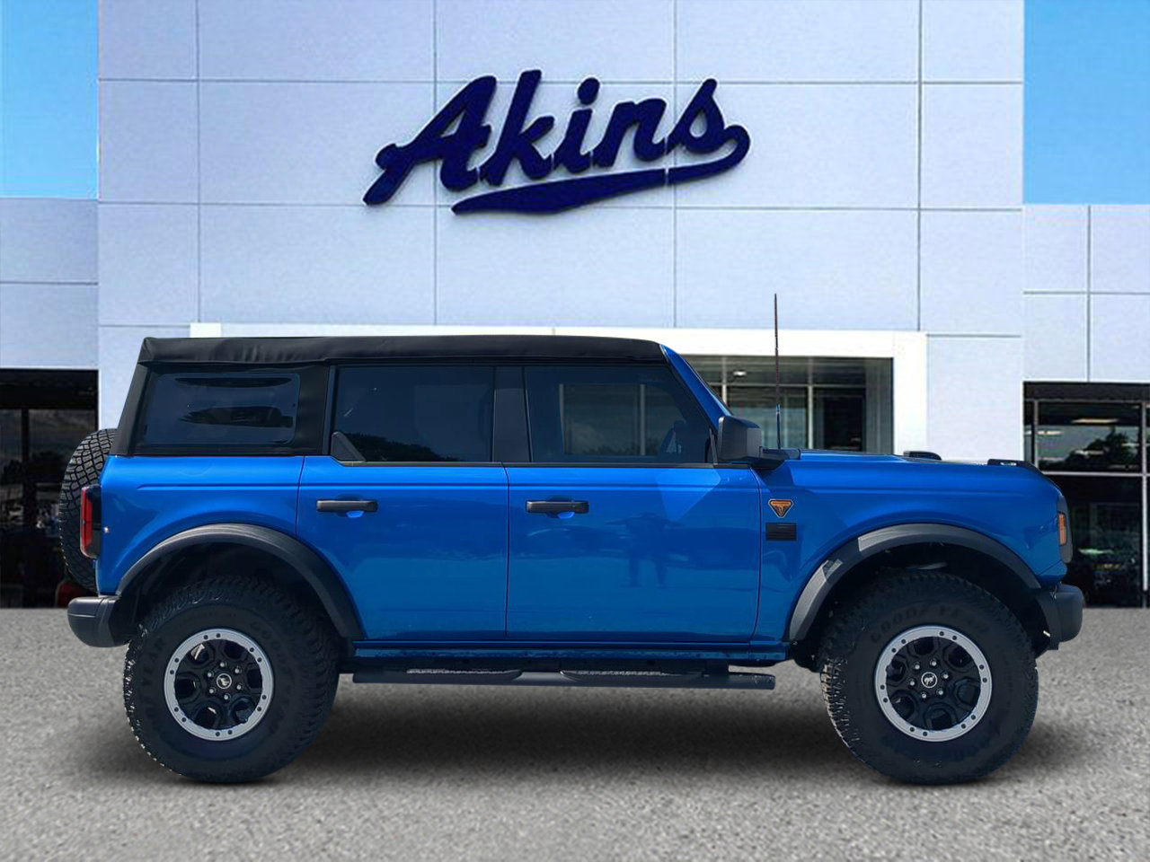 Certified 2023 Ford Bronco Badlands w/ Sasquatch Package AWD/4WD image 1