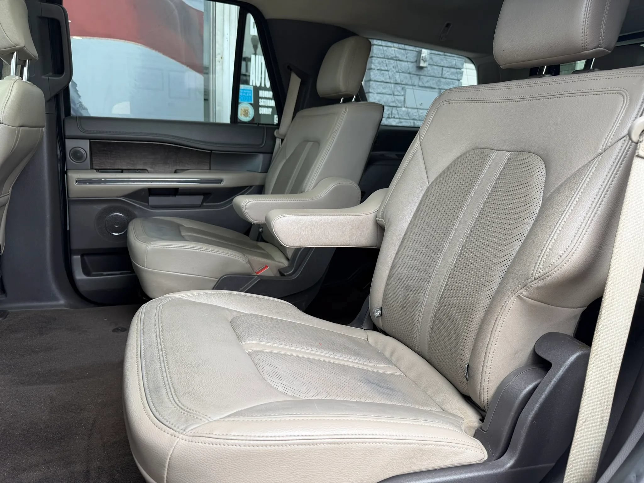 Used 2020 Ford Expedition Limited RWD image 12