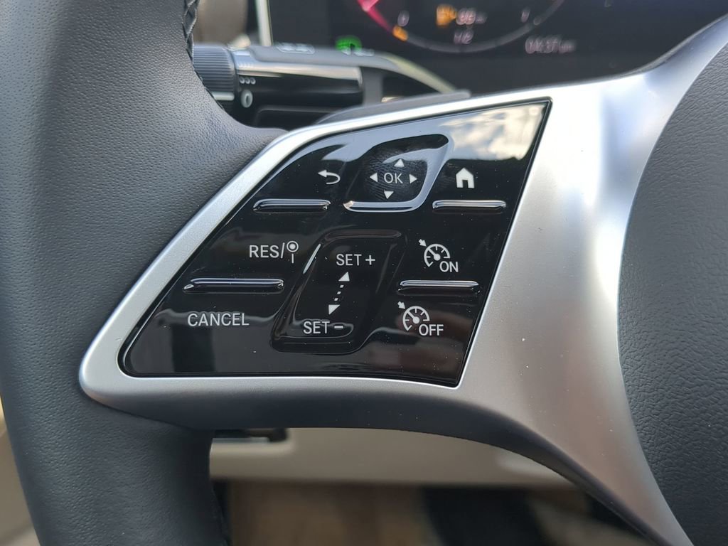 New 2025 Mercedes-Benz C 300 Sedan image 12