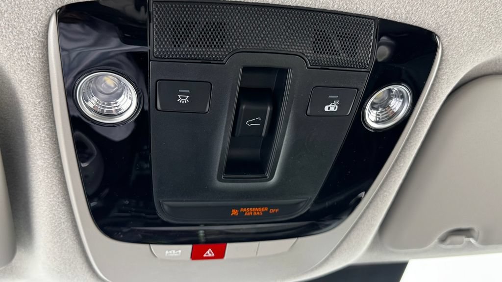New 2026 Kia Niro FWD image 30