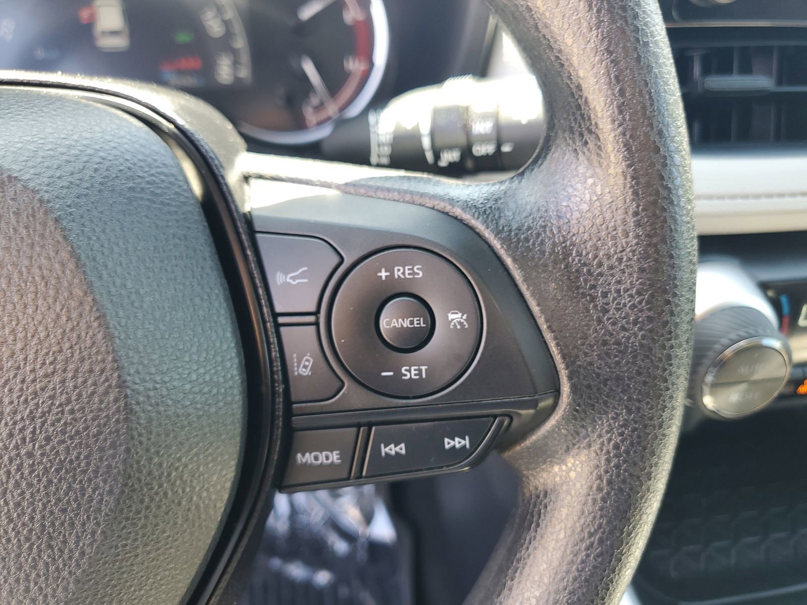 Used 2023 Toyota RAV4 XLE image 24