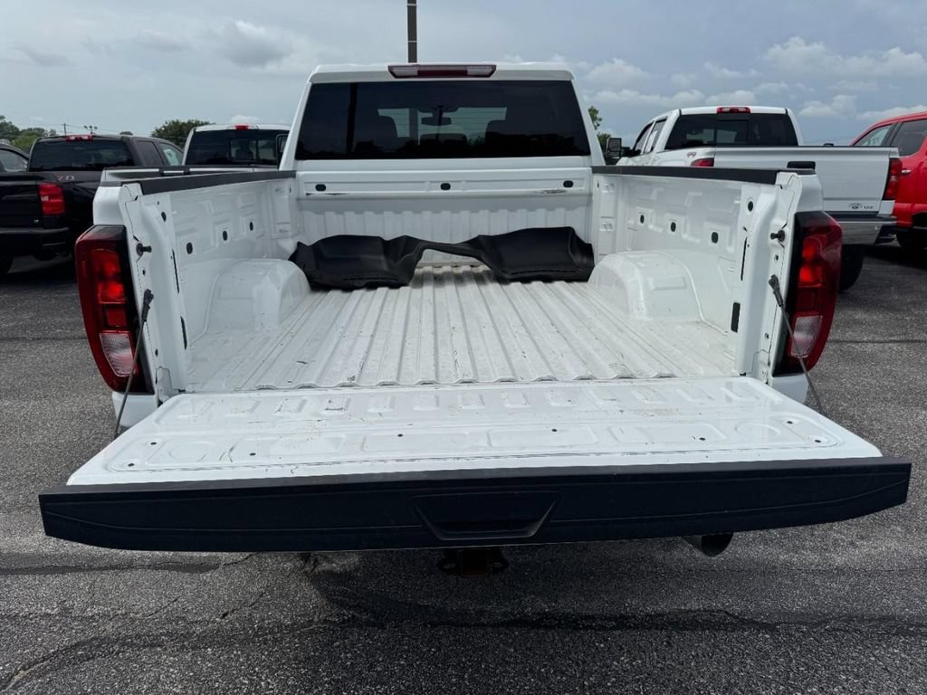 Used 2023 GMC Sierra 3500 Pro w/ Convenience Package AWD/4WD image 4