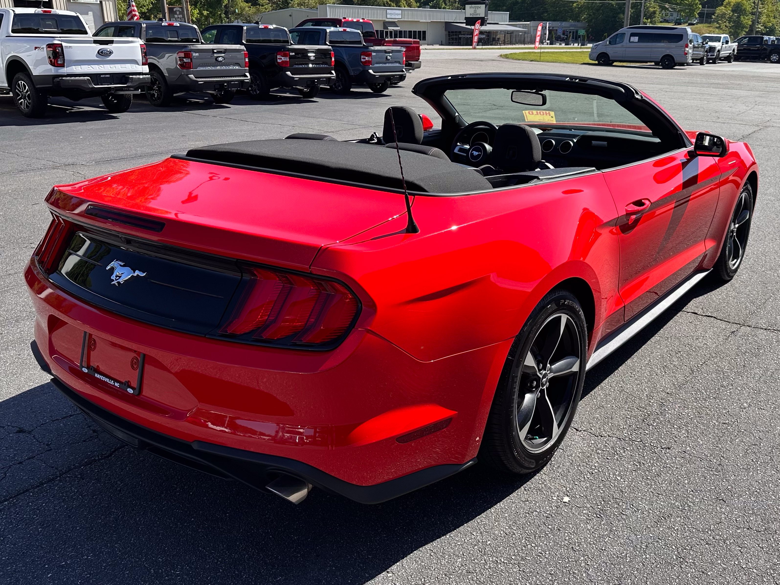 Used 2018 Ford Mustang Convertible RWD image 21