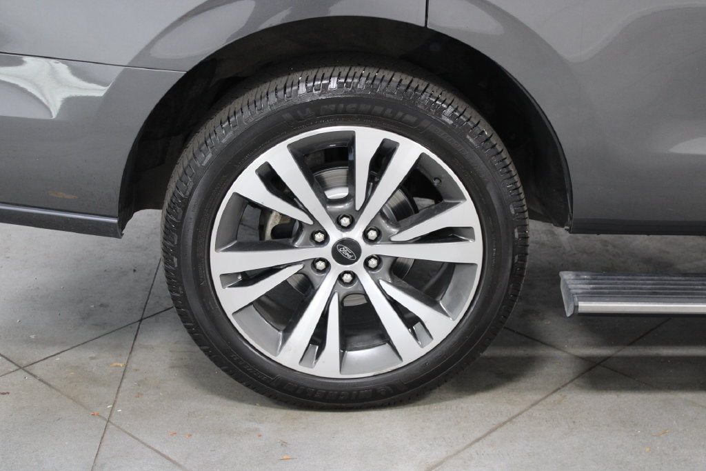 Used 2021 Ford Expedition Limited AWD/4WD image 14