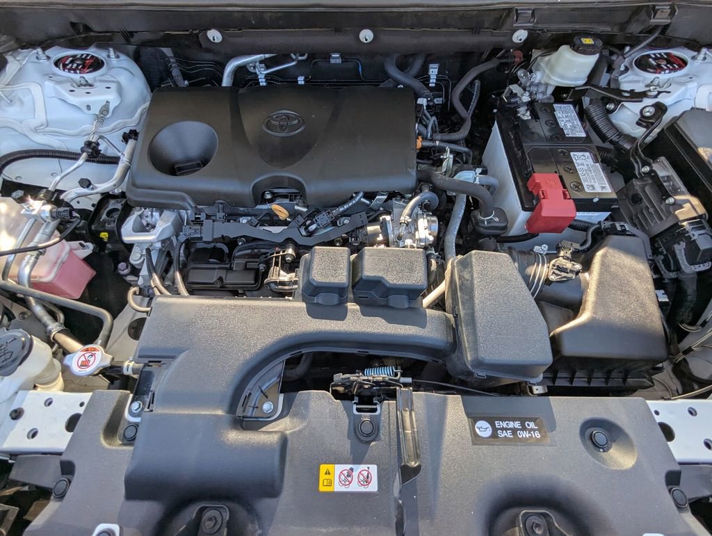 Used 2022 Toyota RAV4 XLE w/ Convenience Package FWD image 29