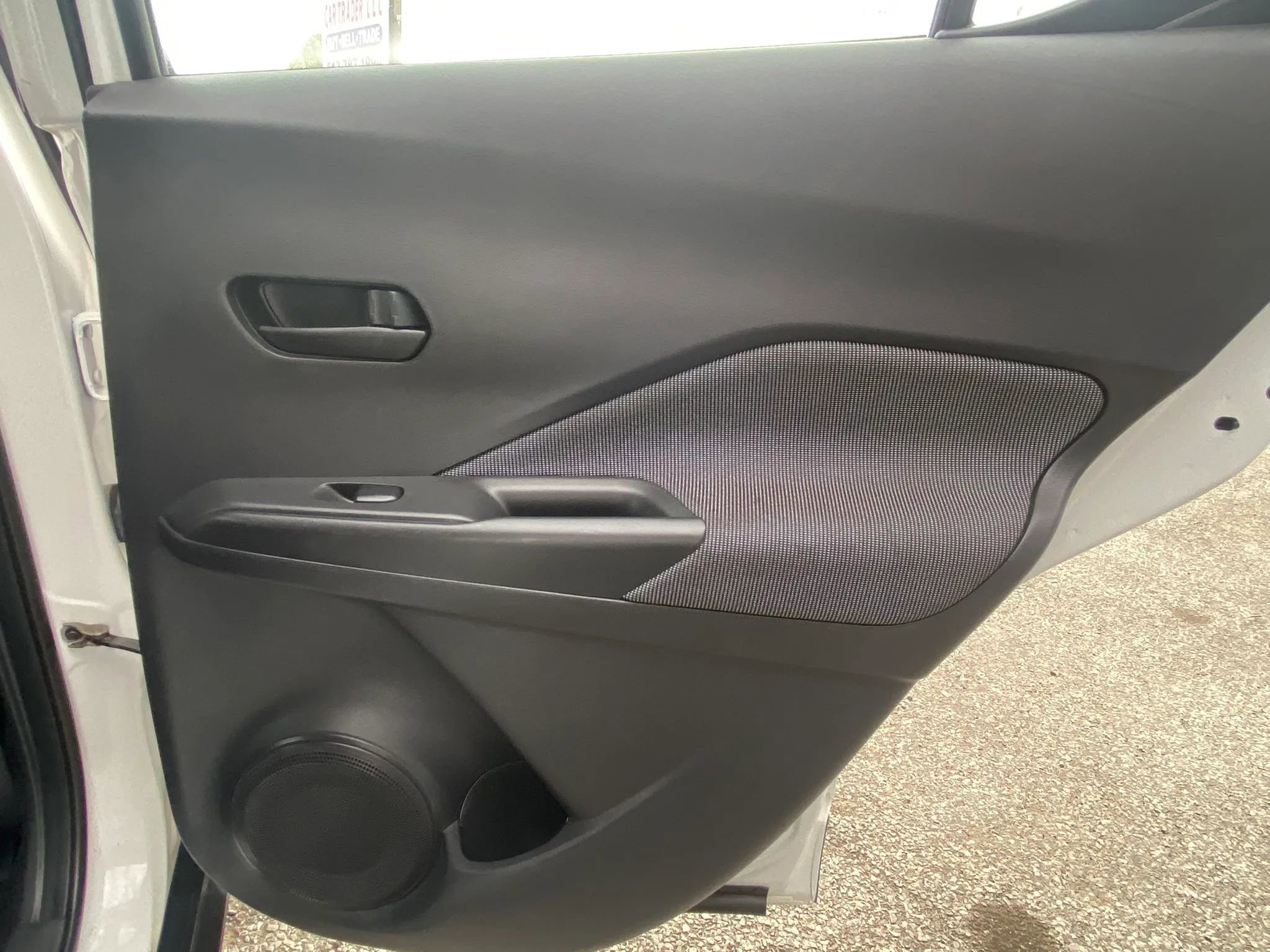 Used 2018 Nissan Kicks S image 15