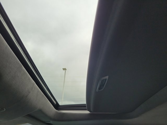 Used 2025 GMC Sierra 1500 AT4X image 31