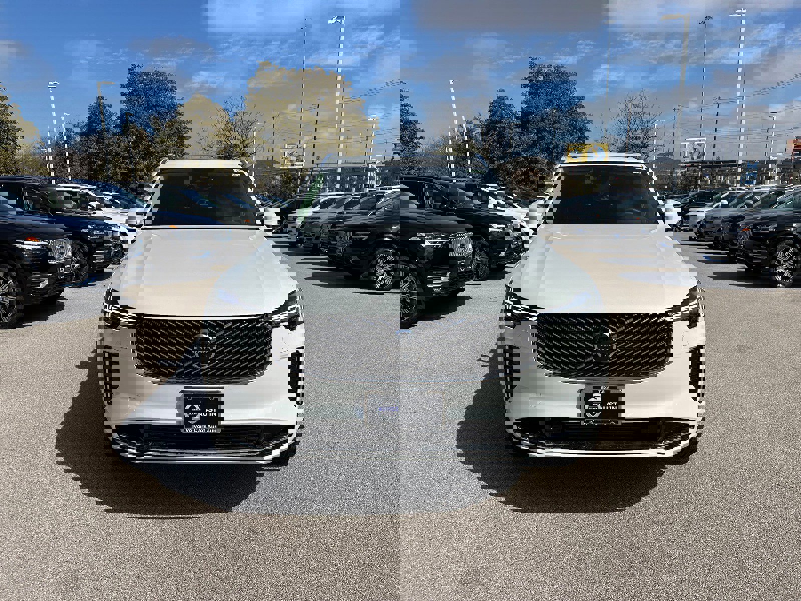 New 2025 Volvo XC90 T8 Plus w/ Protection Package Premier image 6