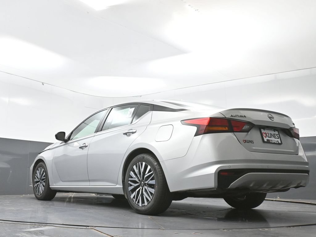 Used 2024 Nissan Altima 2.5 SV FWD image 53