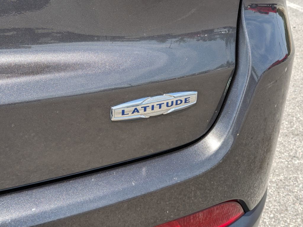 Used 2024 Jeep Compass Latitude AWD/4WD image 21