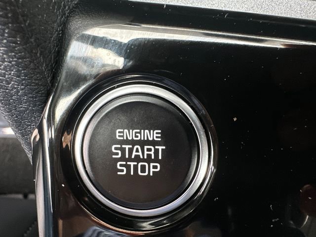 Used 2025 Kia Sportage EX image 32