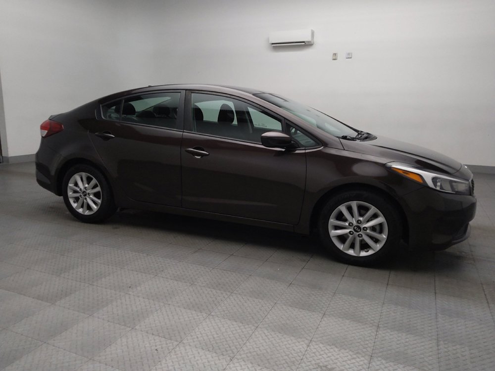 Used 2017 Kia Forte LX w/ LX Popular Package image 11