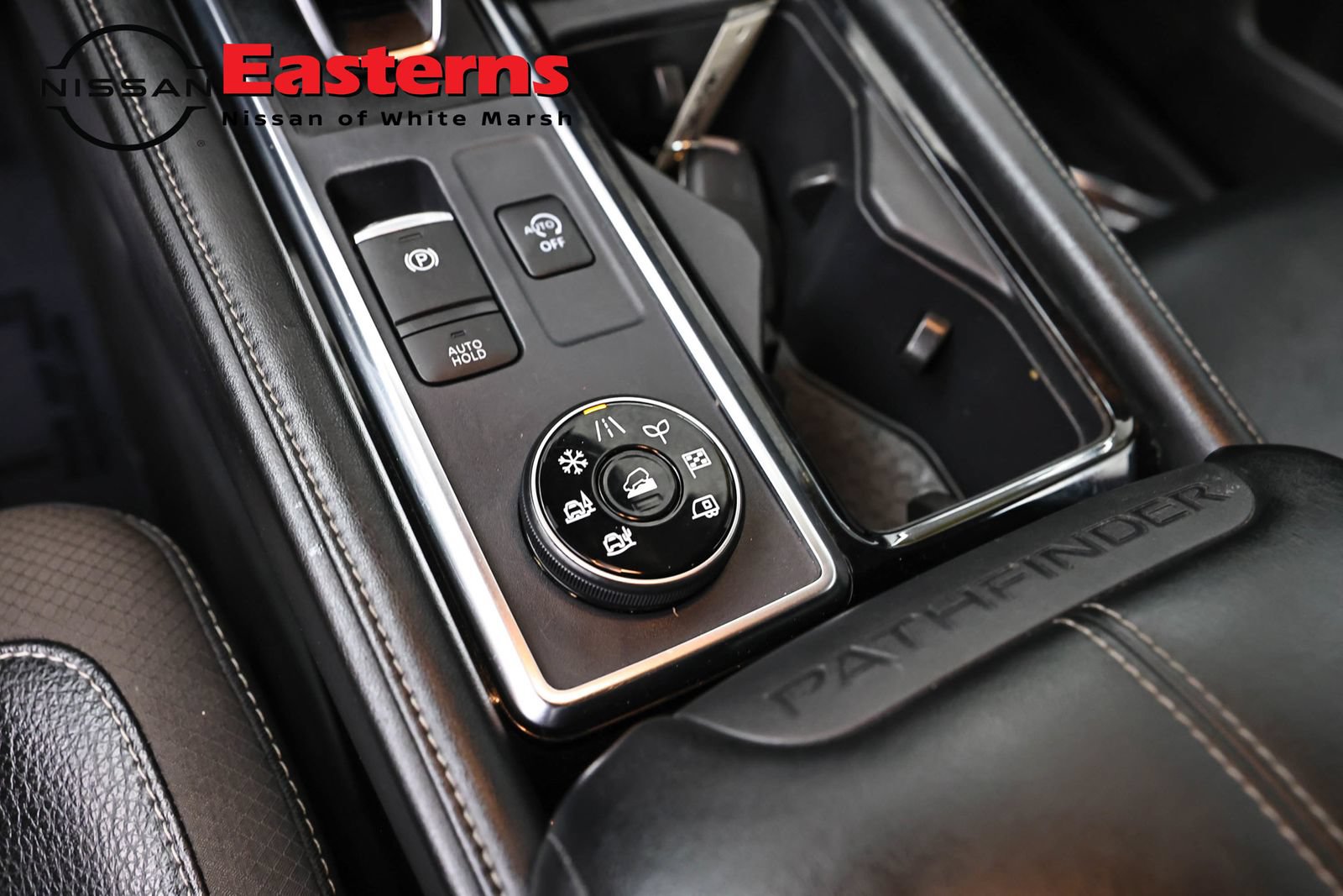 Used 2023 Nissan Pathfinder SL w/ Lighting Package (N92) AWD/4WD image 20