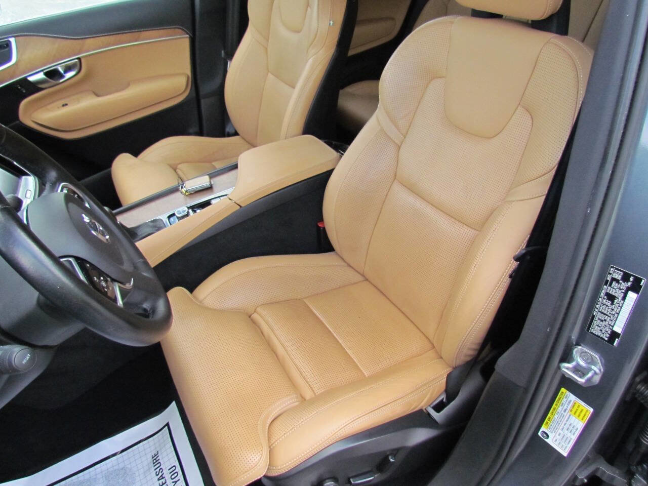 Used 2017 Volvo XC90 T6 Inscription w/ Vision Package AWD/4WD image 11