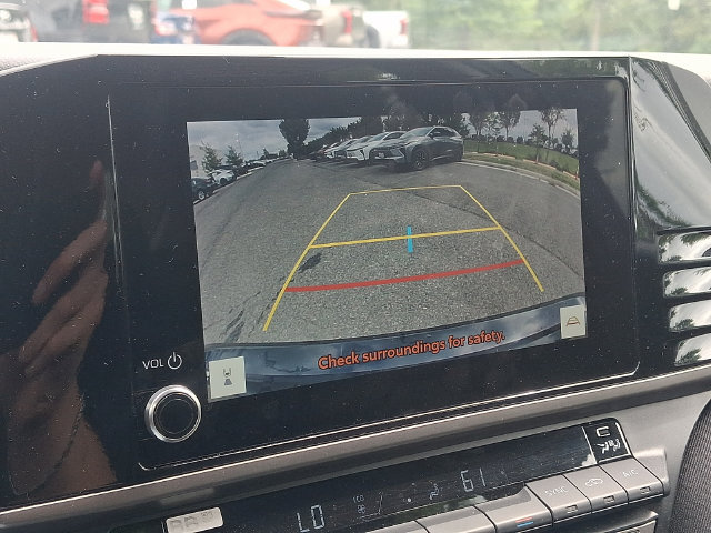 Used 2025 Toyota Camry LE FWD image 17