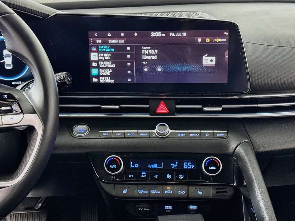 Used 2023 Hyundai Elantra Limited FWD image 13