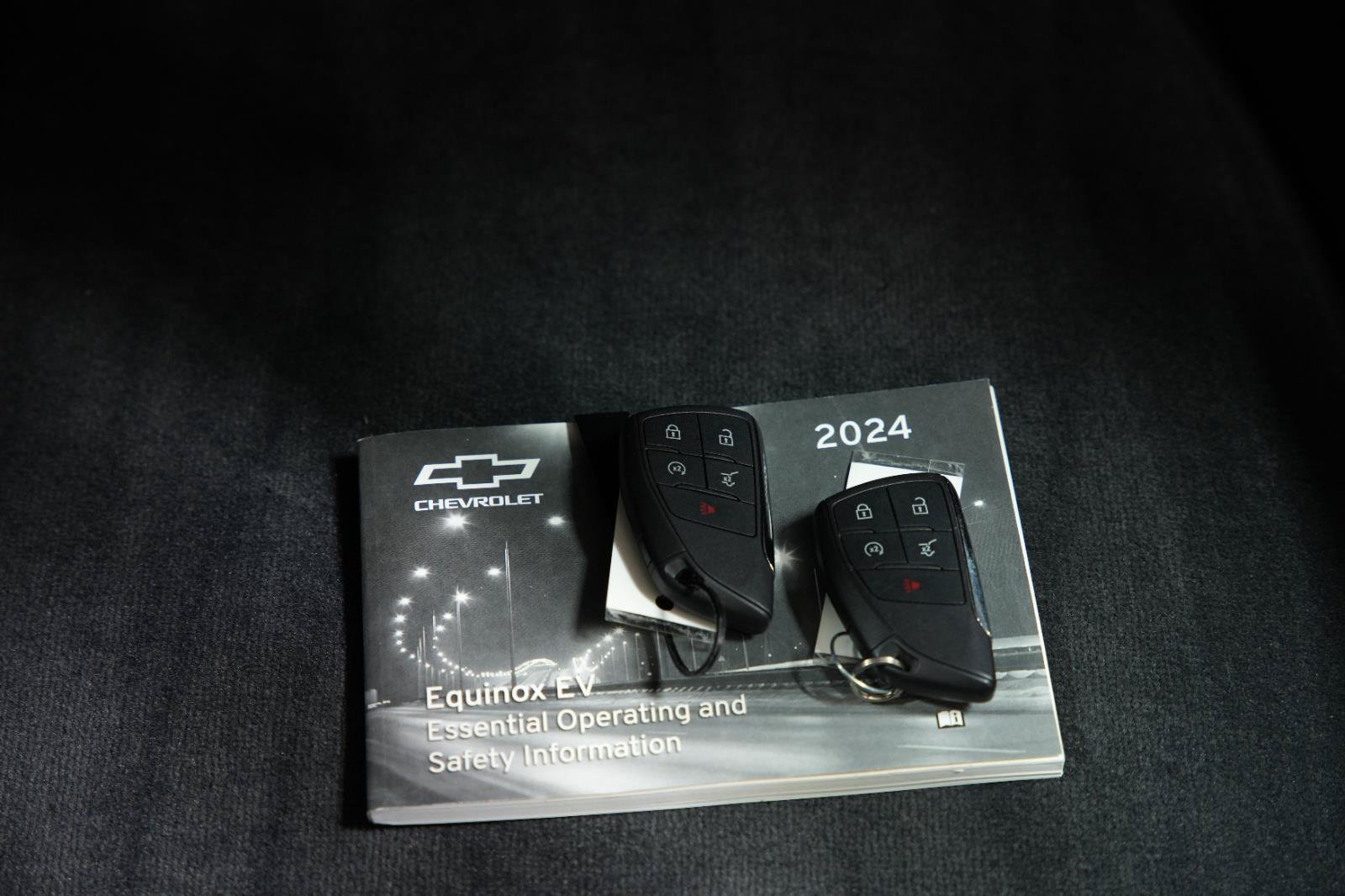 Used 2024 Chevrolet Equinox EV LT w/ LPO, Trailering Package FWD image 26