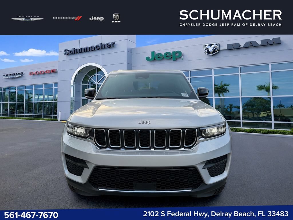 New 2026 Jeep Grand Cherokee Laredo RWD image 2