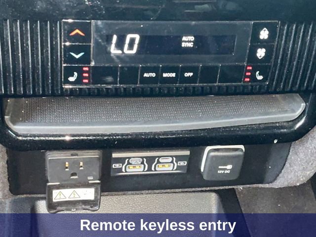 Used 2024 Jeep Wagoneer Series III AWD/4WD image 19