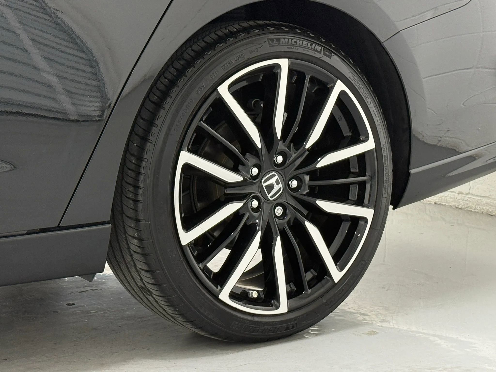 Used 2025 Honda Accord Touring image 13