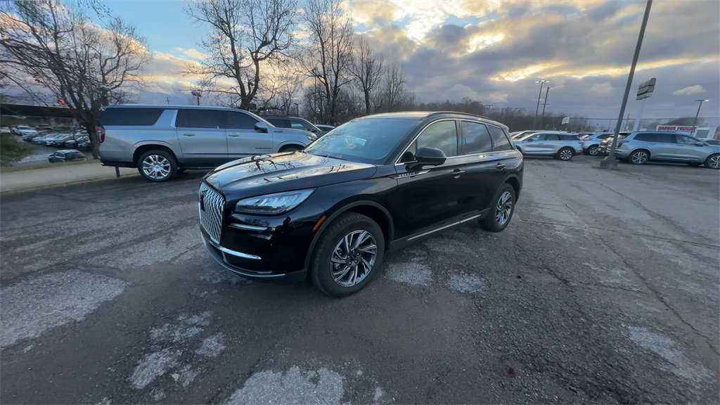 Used 2025 Lincoln Corsair FWD w/ Equipment Group 101A image 4