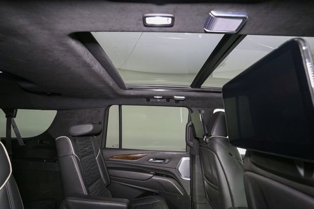 Used 2024 Cadillac Escalade ESV Sport Platinum w/ LPO, ONYX Package image 23