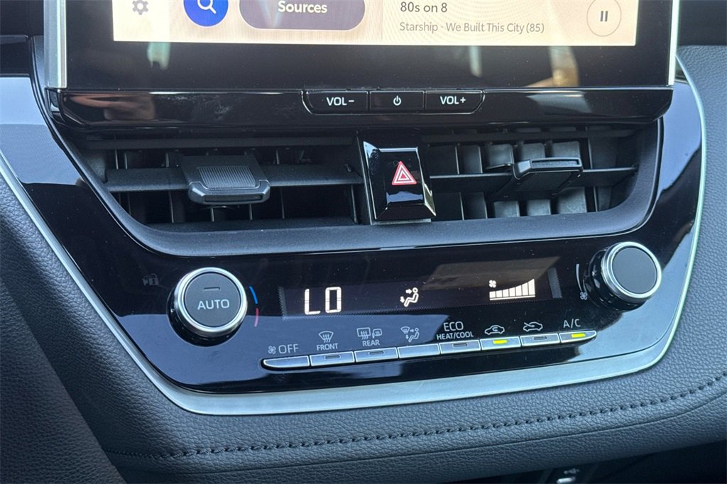 Certified 2025 Toyota Corolla SE image 19