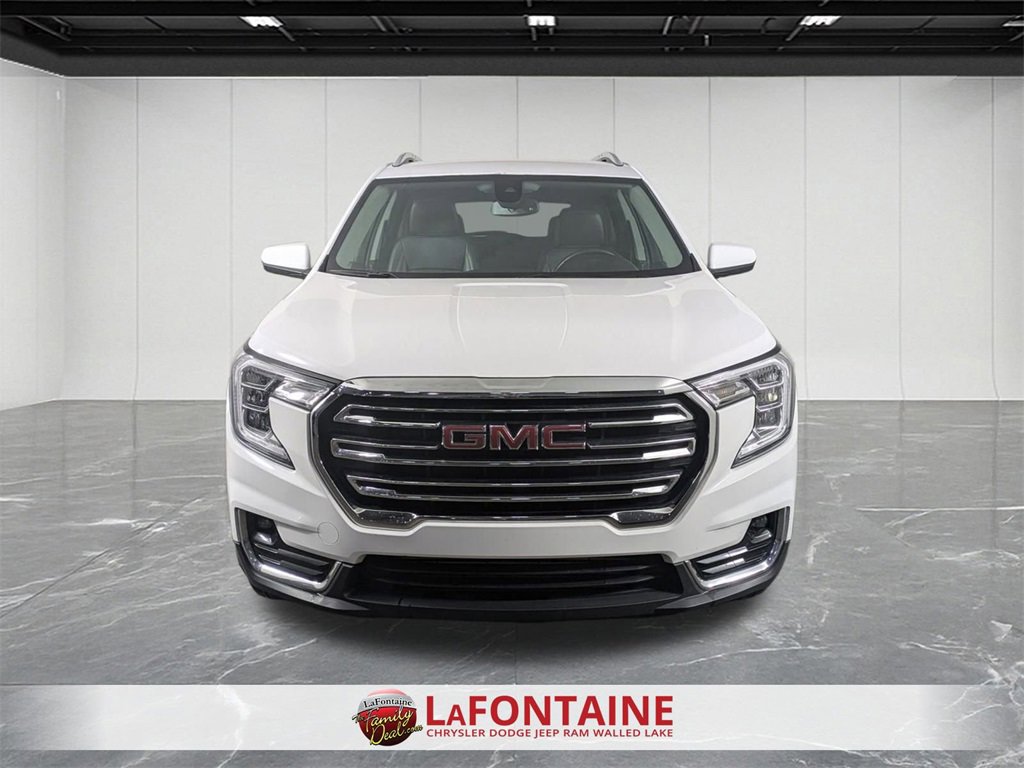 Used 2024 GMC Terrain SLT image 8