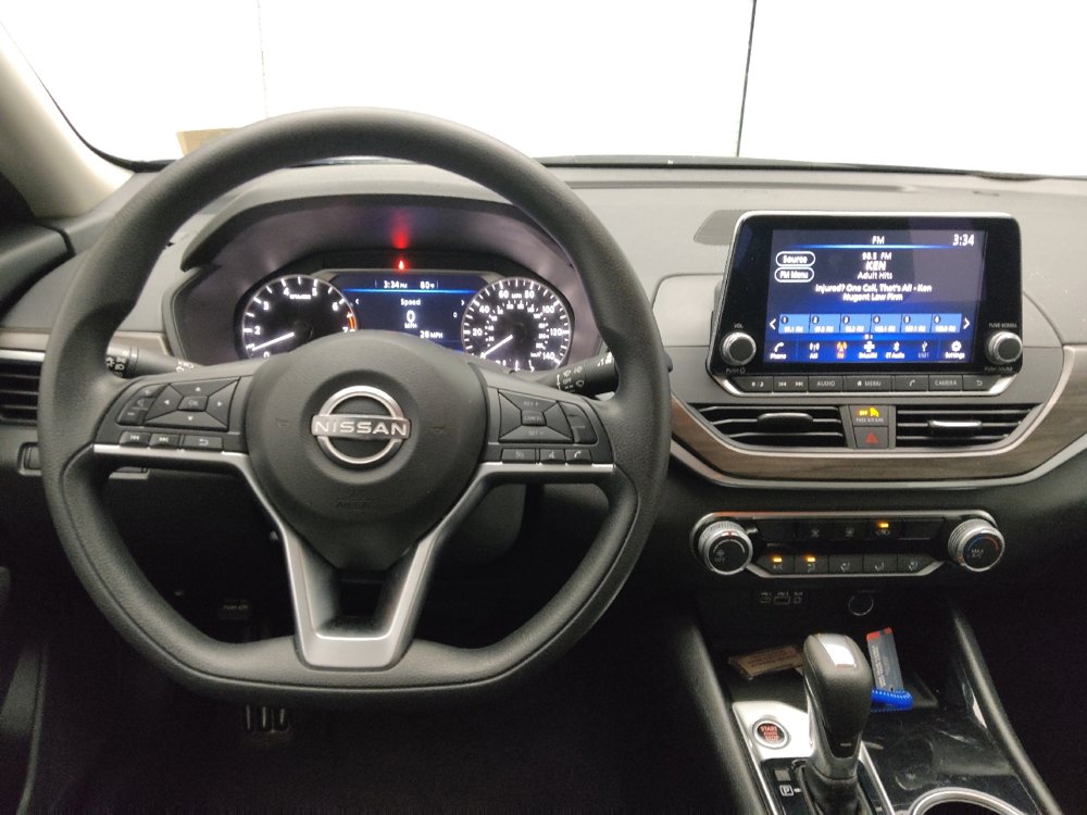 Used 2024 Nissan Altima 2.5 SV image 22