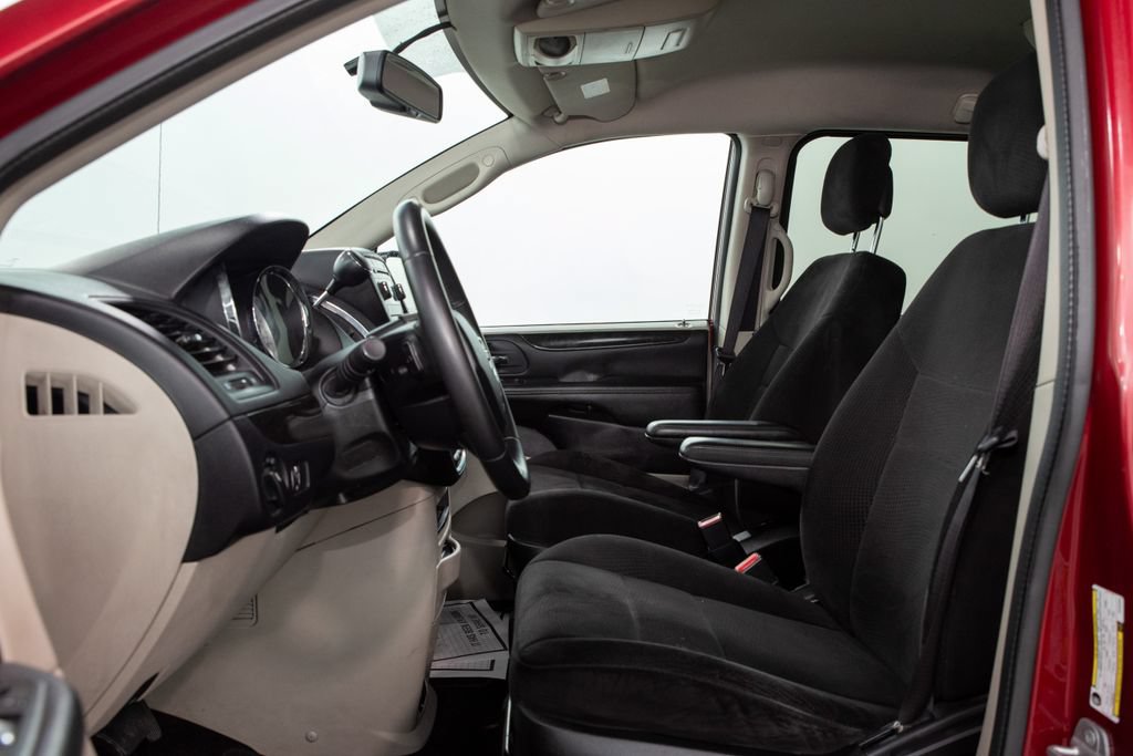 Used 2014 Dodge Grand Caravan SE w/ Quick Order Package 29E SE FWD image 7