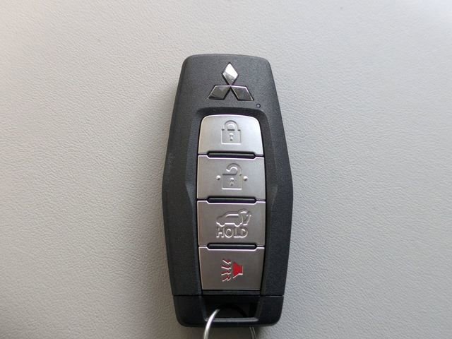 New 2026 Mitsubishi Outlander SE image 35