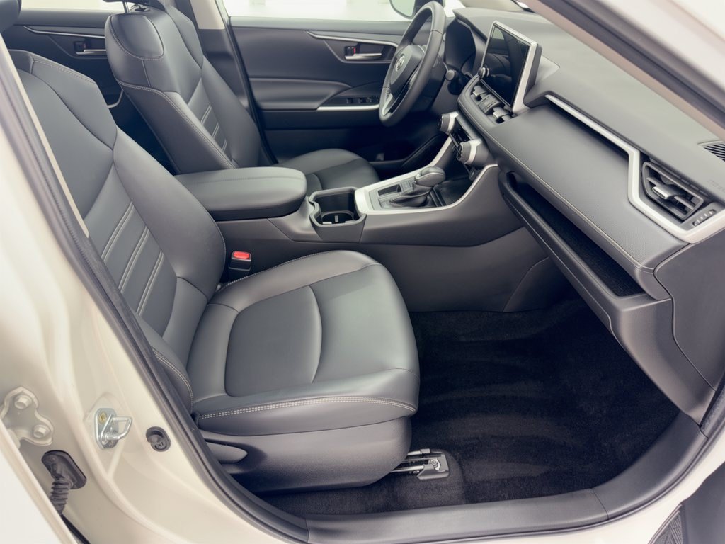 Certified 2023 Toyota RAV4 XLE Premium FWD image 30