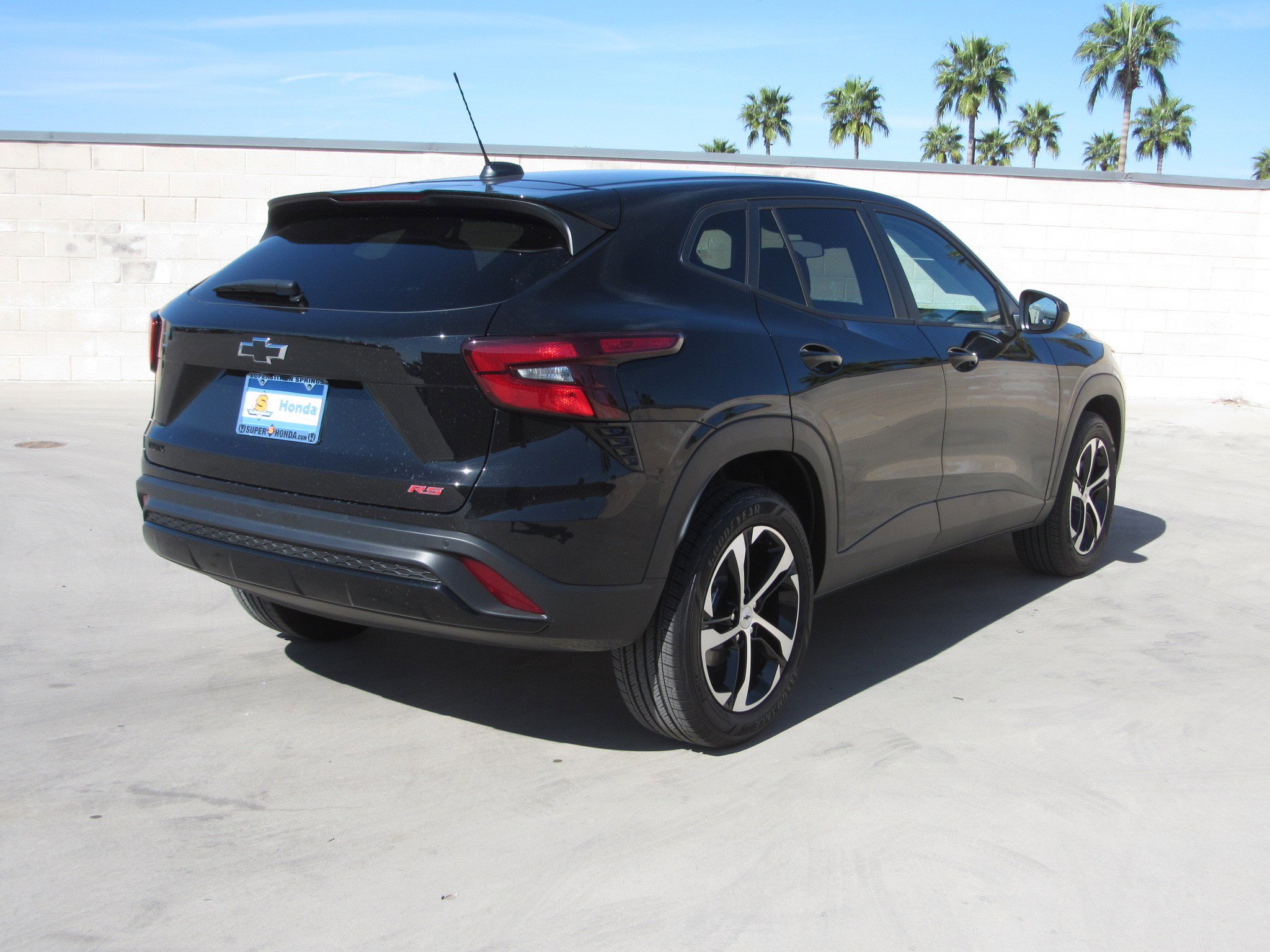 Used 2025 Chevrolet Trax RS w/ Sunroof Package image 5
