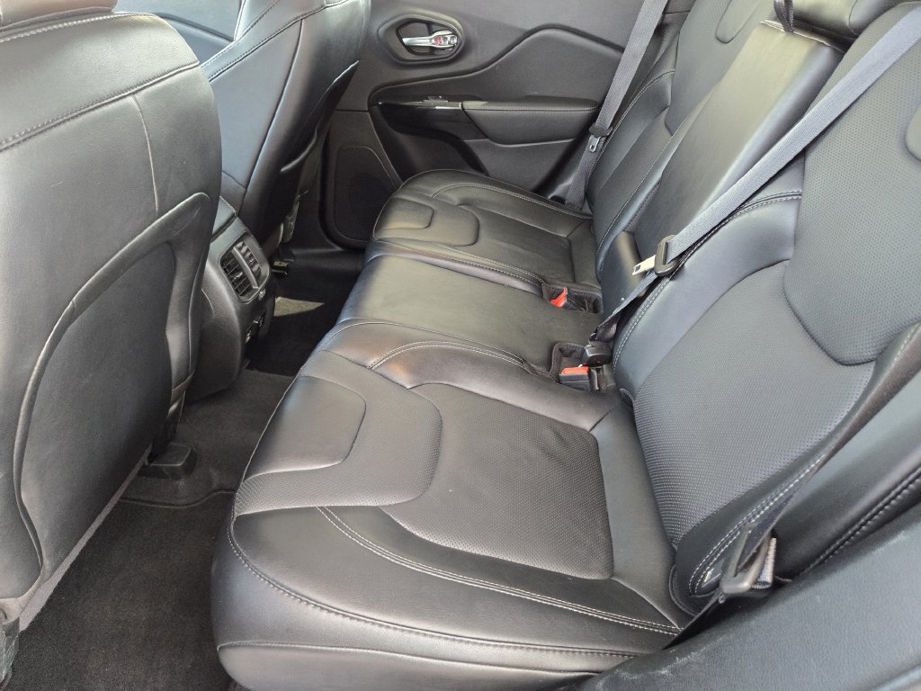 Used 2023 Jeep Cherokee Altitude Lux AWD/4WD image 30