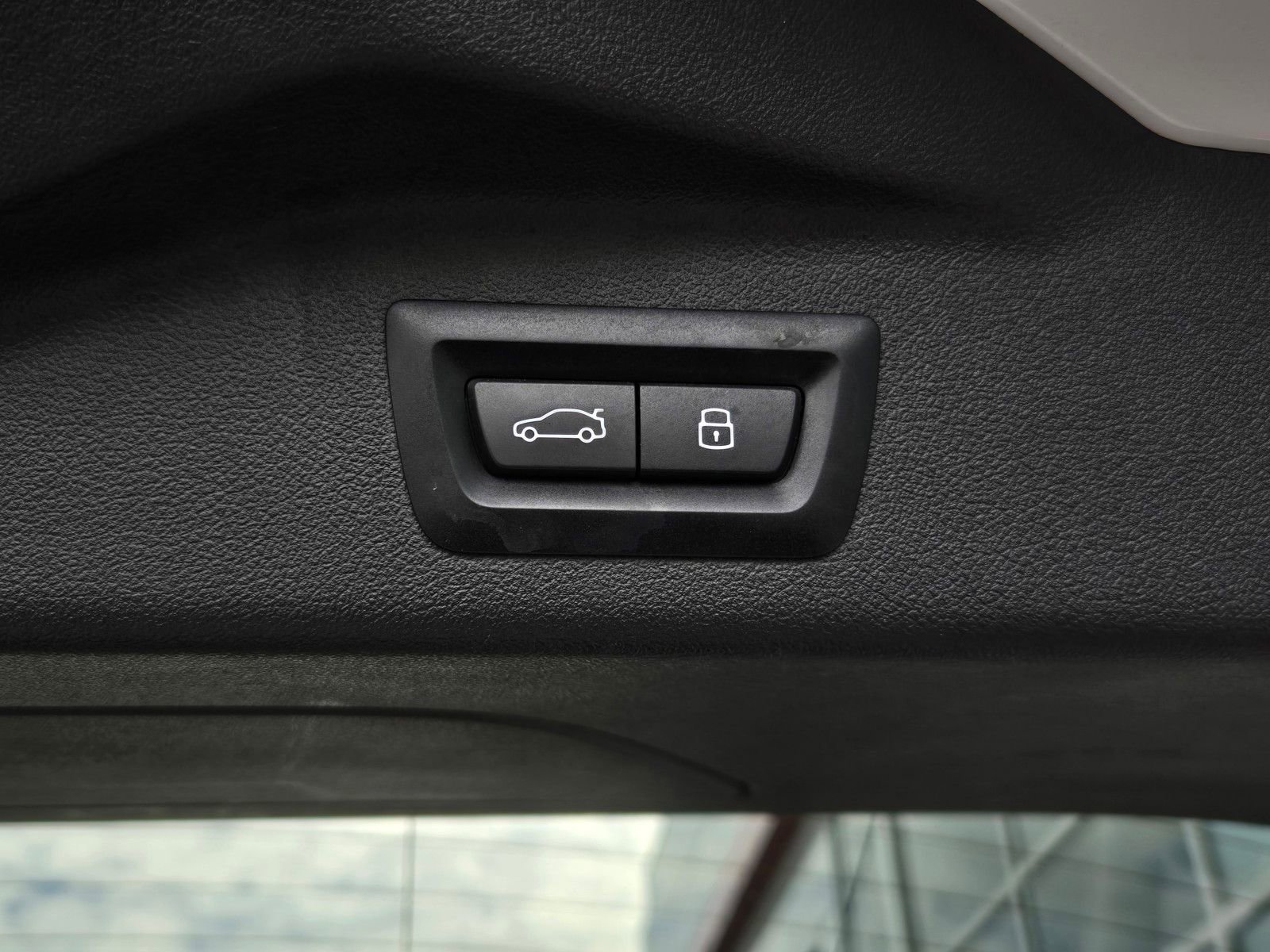 Used 2025 BMW X7 xDrive40i image 32