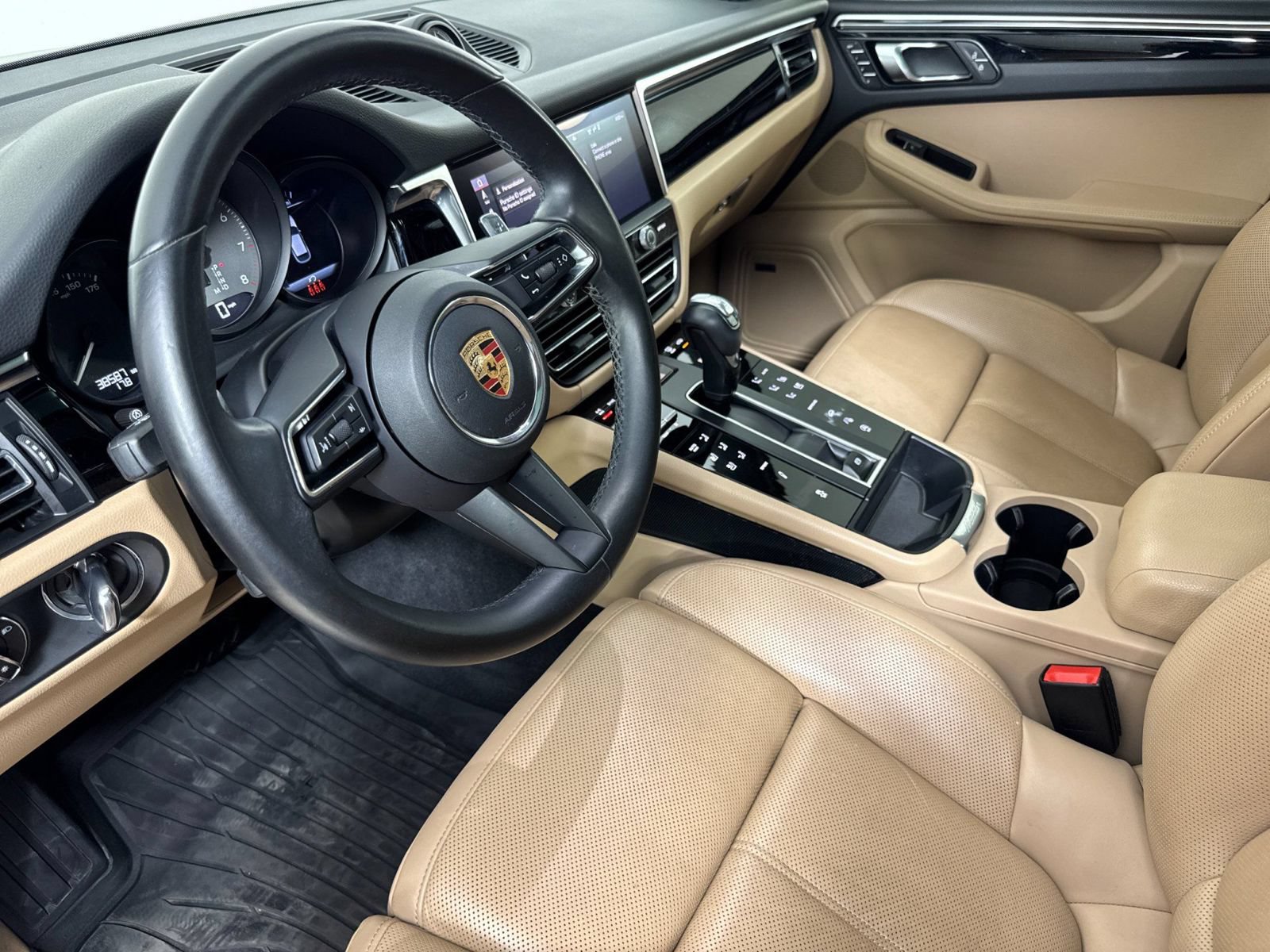 Certified 2024 Porsche Macan S AWD/4WD image 4