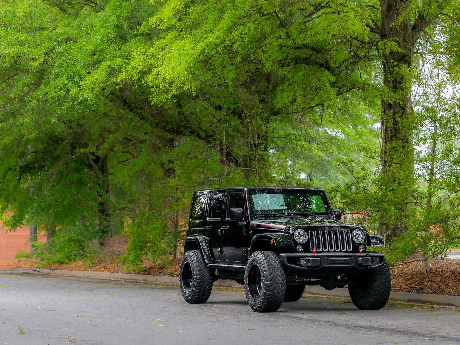 Used 2017 Jeep Wrangler Unlimited Rubicon AWD/4WD image 37