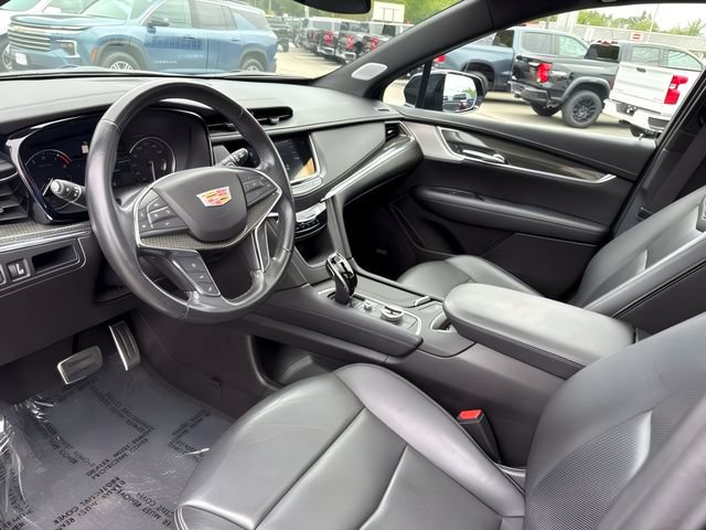 Used 2022 Cadillac XT5 Sportv w/ LPO, ONYX Package AWD/4WD image 15