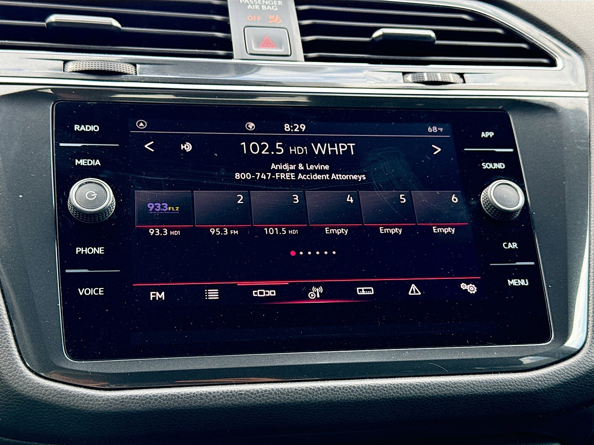 Used 2023 Volkswagen Tiguan SE R-Line image 30