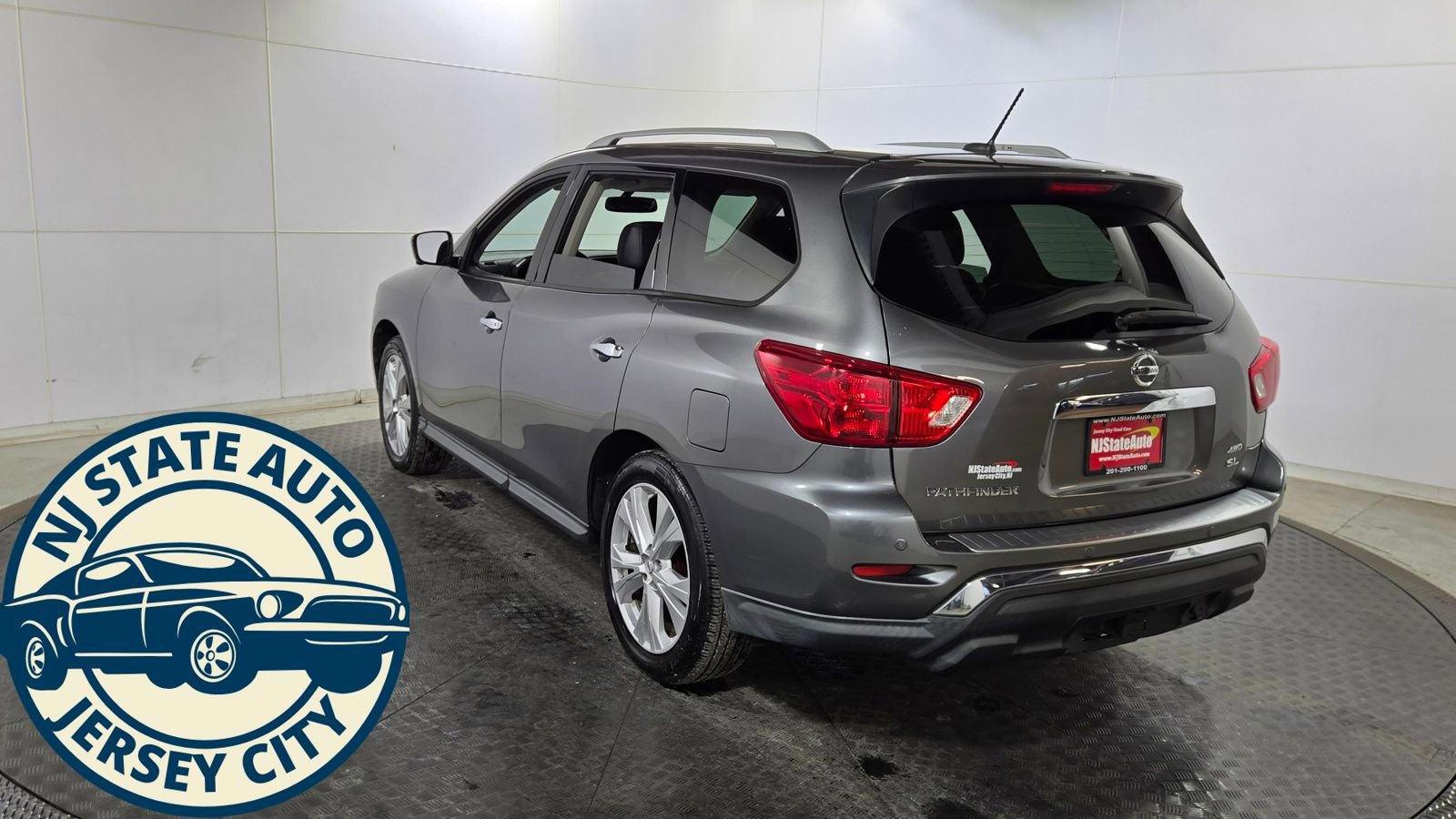 Used 2018 Nissan Pathfinder SL w/ SL Premium Package image 7