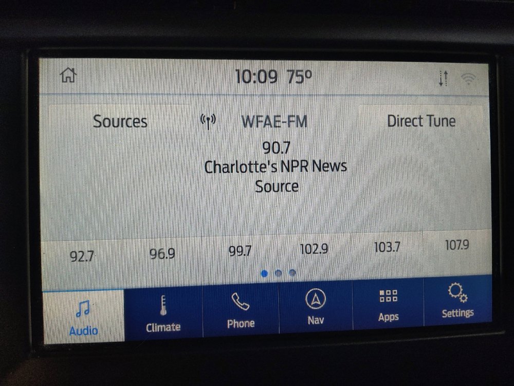 Used 2020 Ford Fusion SE image 25