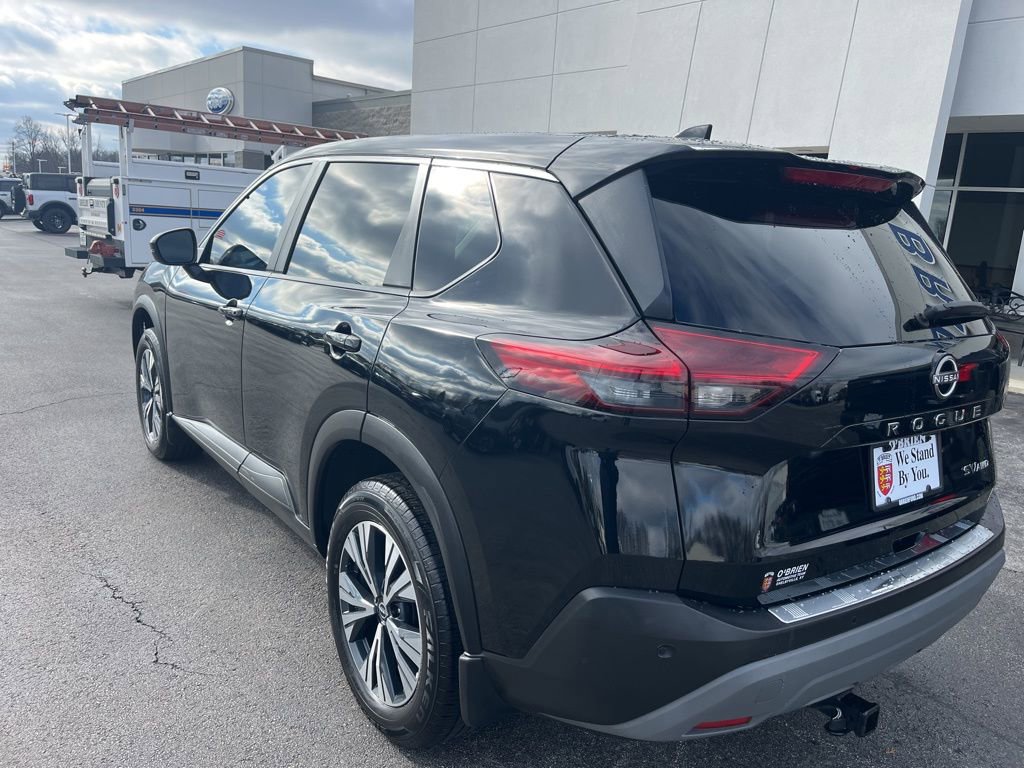 Used 2022 Nissan Rogue SV image 3