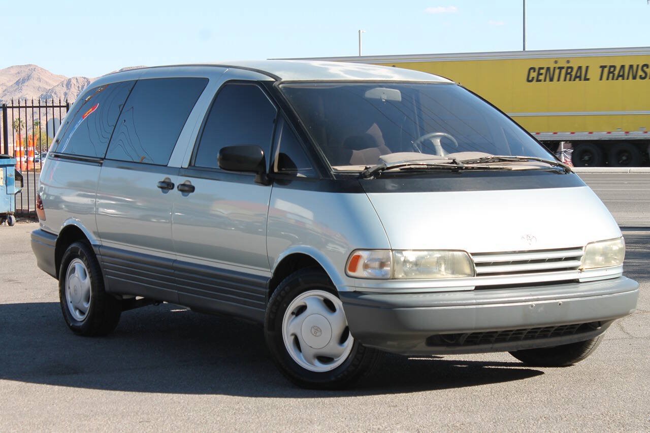Used 1991 Toyota Previa LE RWD image 2