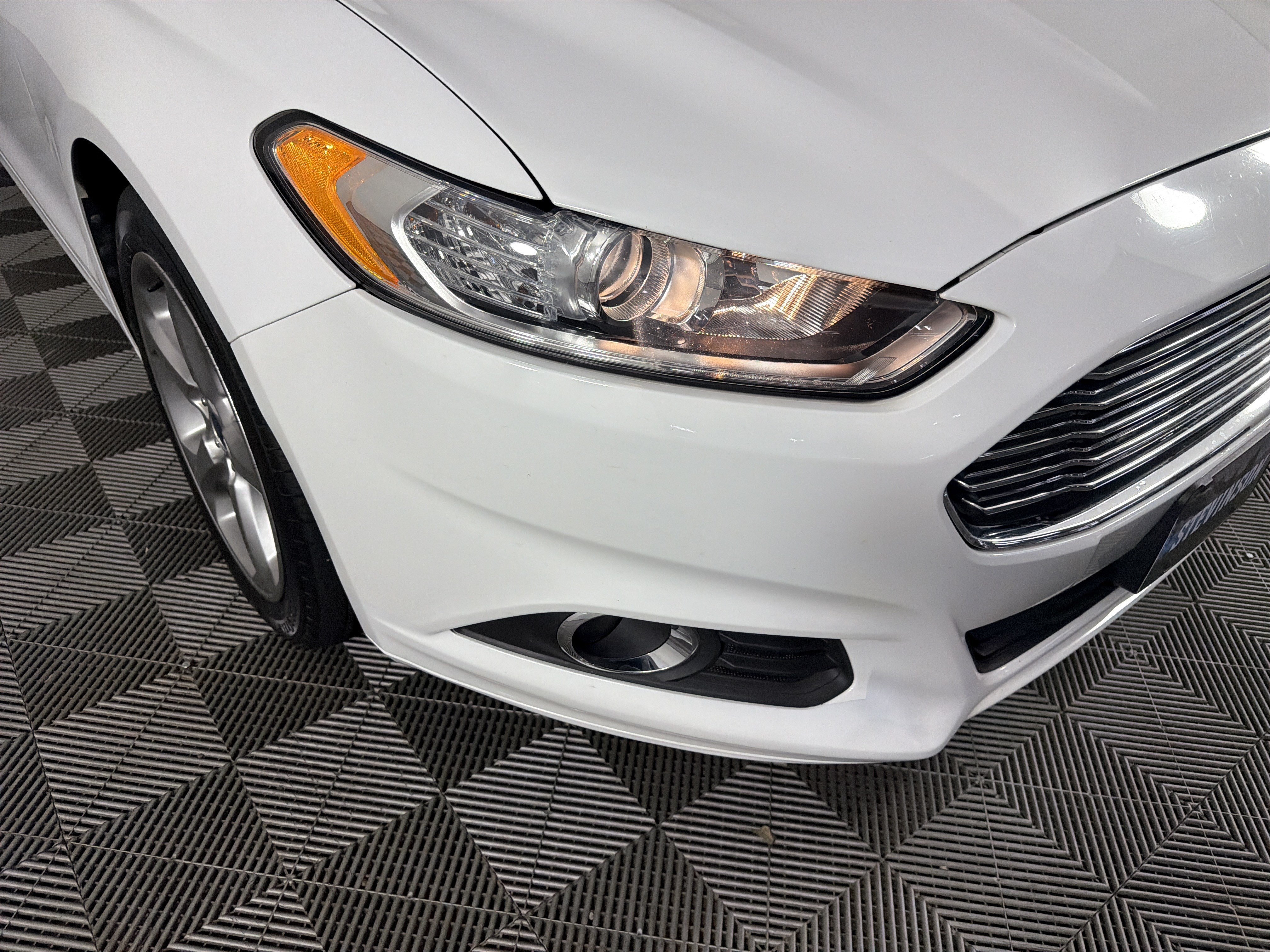 Used 2013 Ford Fusion SE FWD image 29